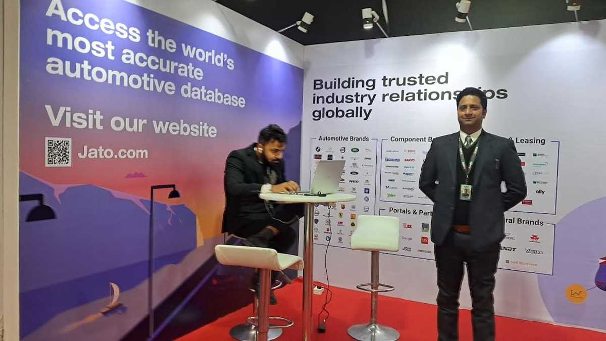 भविष्य में लांच होने वाली कार में सुविधा व तकनीकी पर शोध